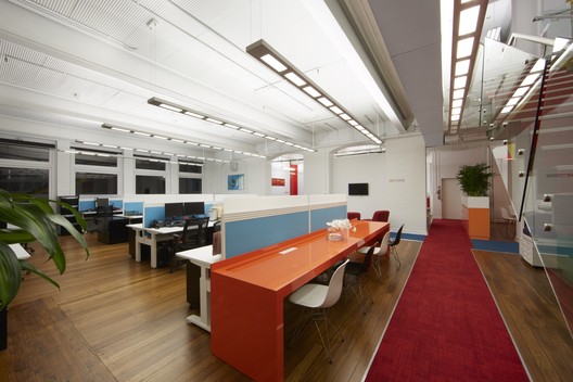 Red Rock / Rolf Ockert. Architect. - Table, Chair