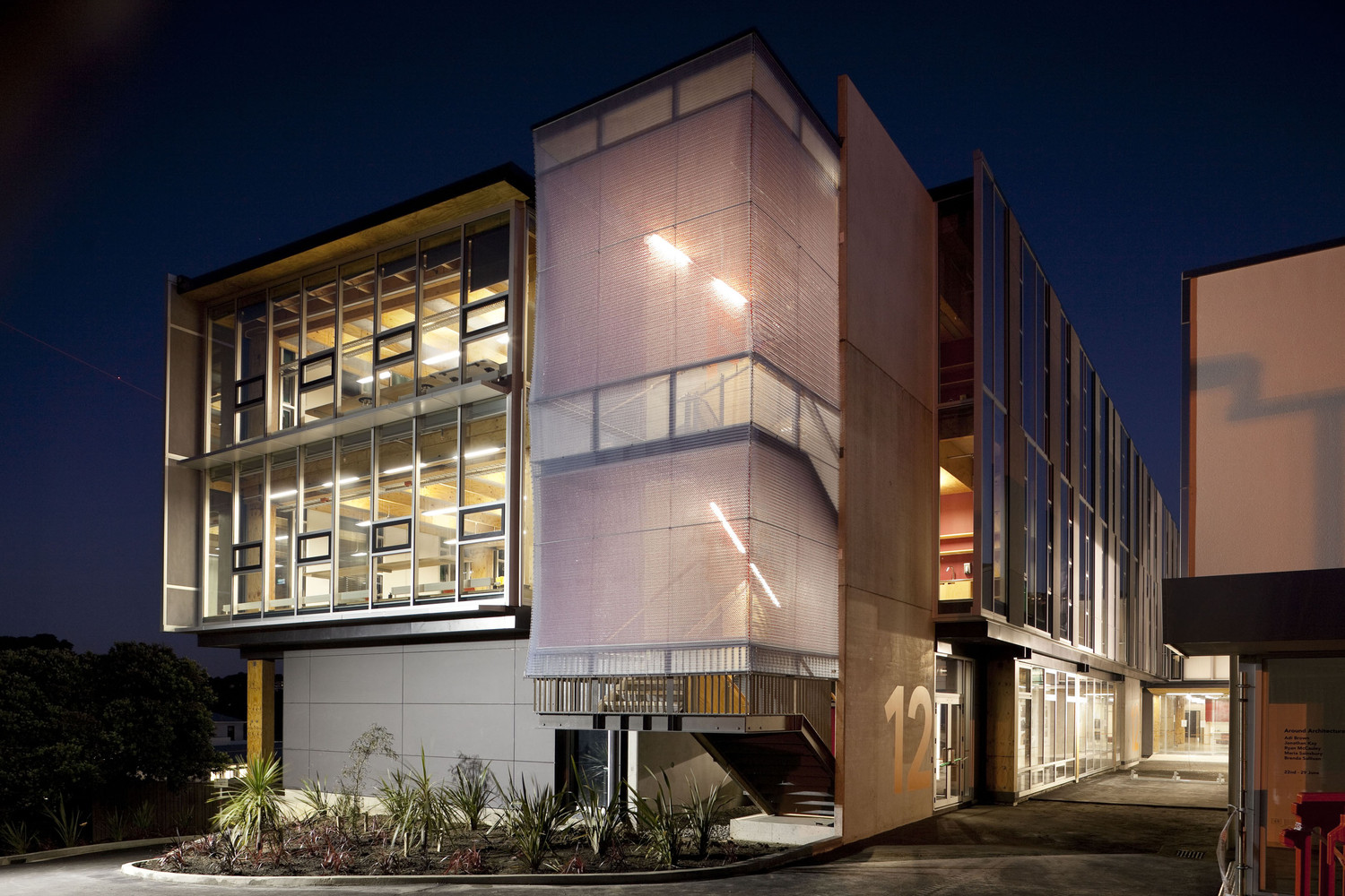 Galeria de Faculdade de Artes Criativas / Athfield Architects - 1