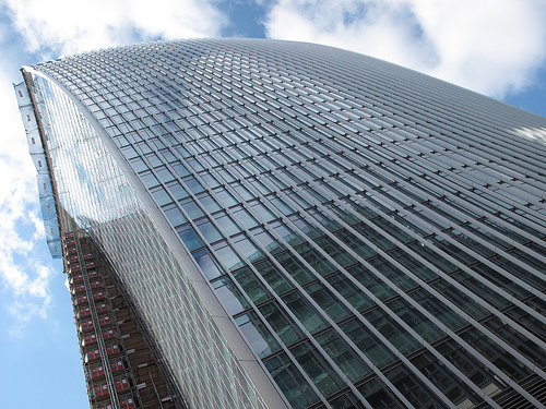 Reflejos del edificio "Walkie Talkie” derrite autos en Londres, "Walkie Talkie," por Rafael Viñoly Architects. Imagen © Flickr Usuario pembridge2
