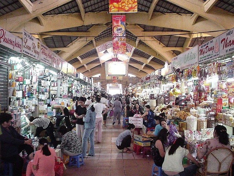The Bến Thành Market in Ho Chi Minh City was formally established in 1859. Image © Wikimedia Commons