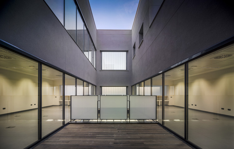 New Court Building in Almendralejo / Enrique Bardají & Asociados - Windows, Facade