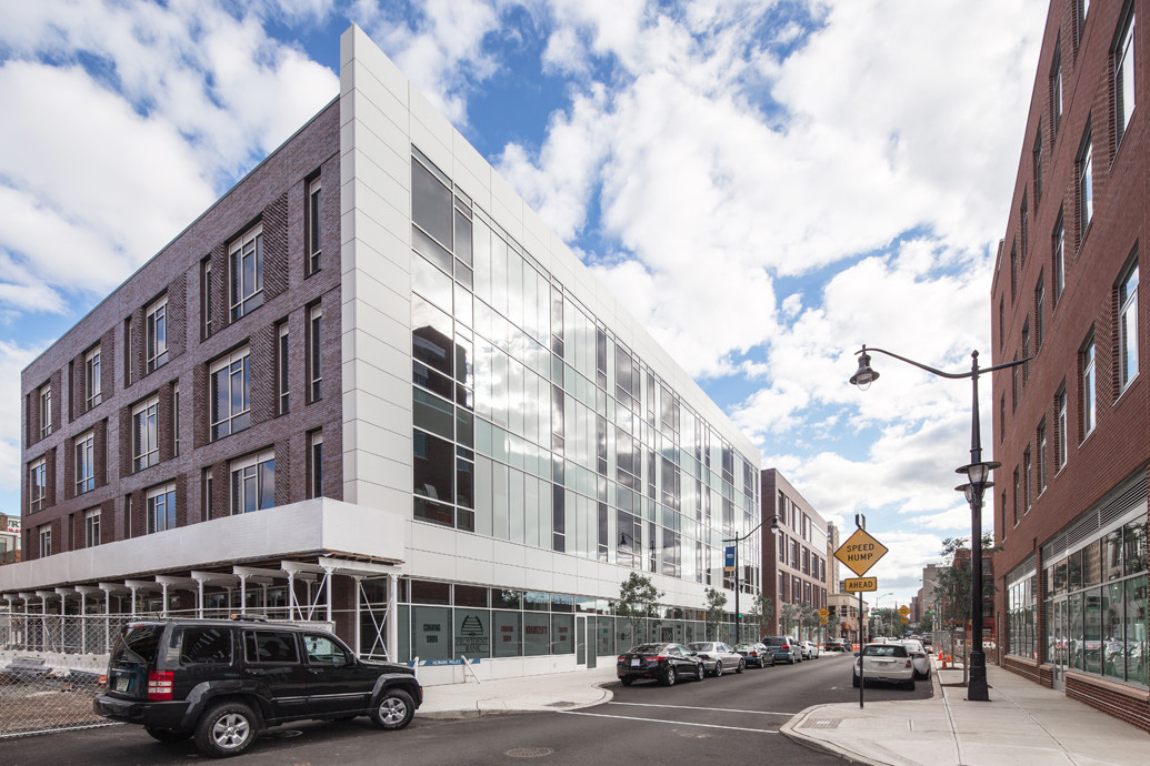 230 Halsey Street / Richard Meier & Partners - Windows, Facade