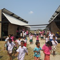 Escuelas Móviles / Building Trust + Ironwood - Escuelas