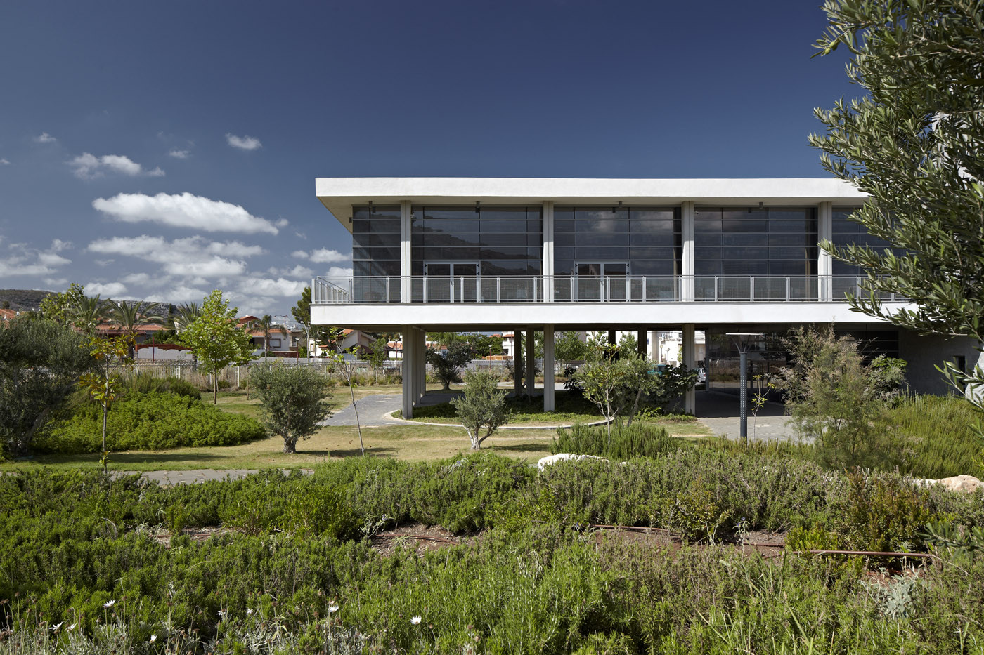 Gallery of Tirat Carmel Library / Schwartz Besnosoff Architects 12