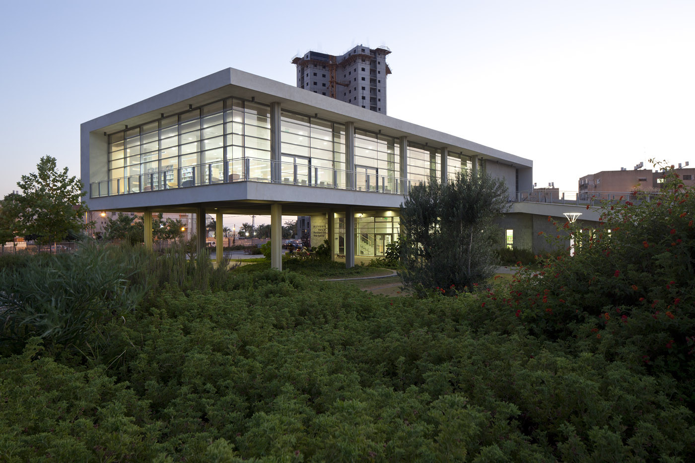 Gallery of Tirat Carmel Library / Schwartz Besnosoff Architects 21