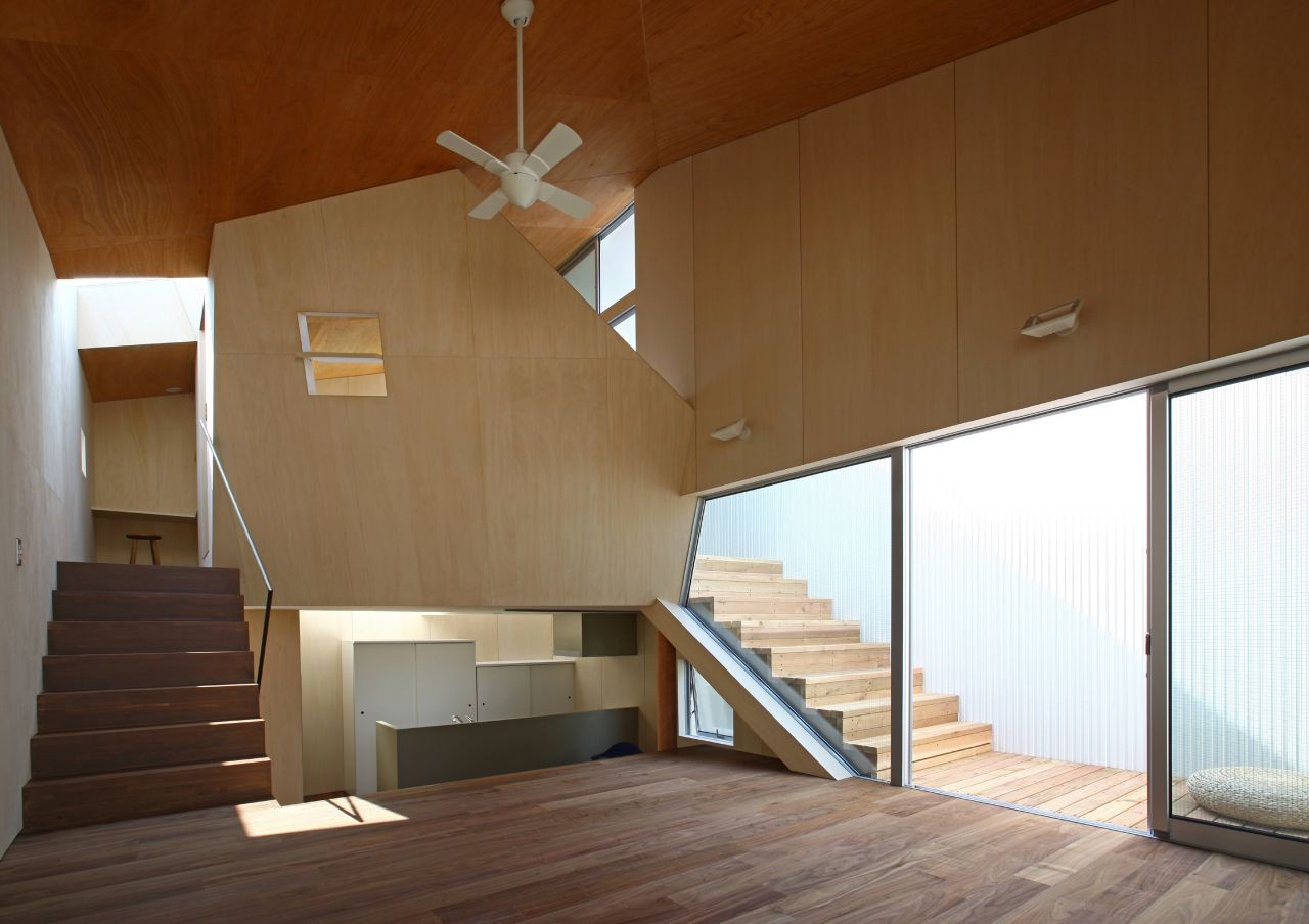 House at Akatsuka / atelier HAKO architects, © Shinsuke Kera / Urban Arts