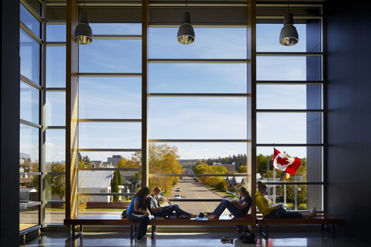 Galería de Escuela Duchess Park / HCMA 12