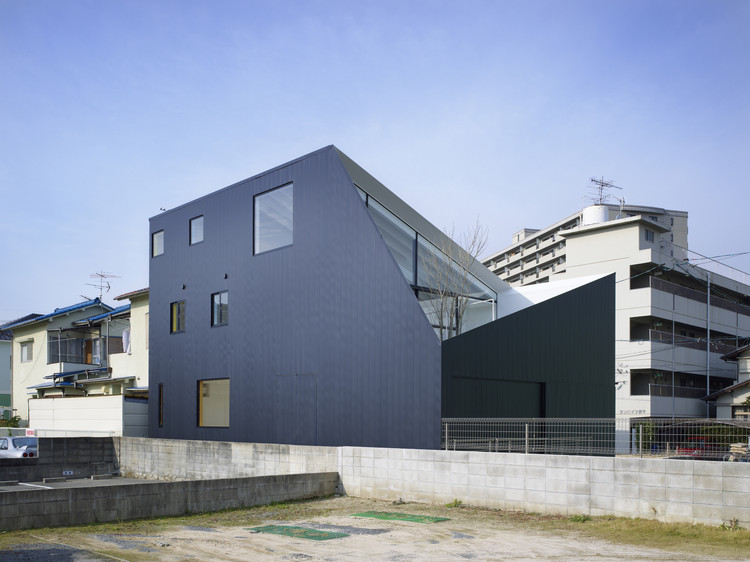 Wrap House / Future Studio - Houses, Facade