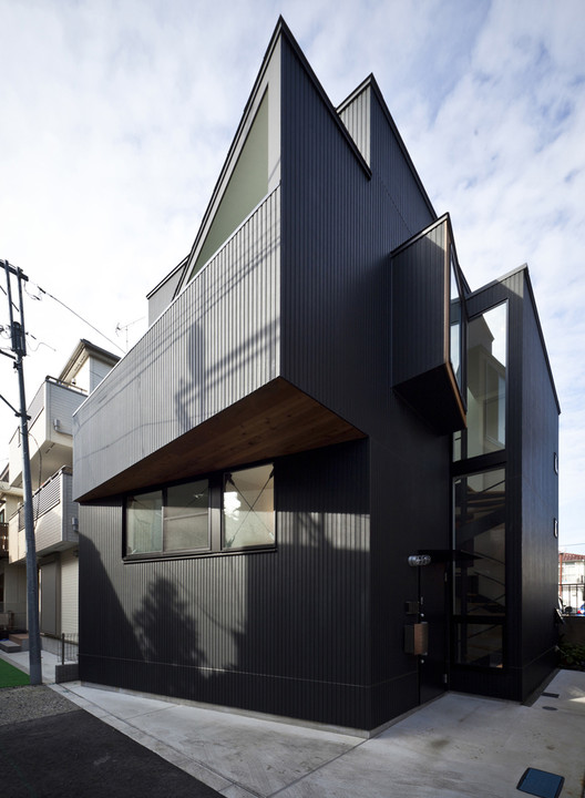 House in Shimomaruko / Atelier HAKO Architects  - Facade