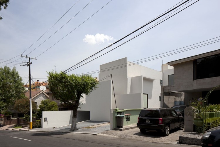 Casa AR / Lucio Muniain et al - Windows, Facade