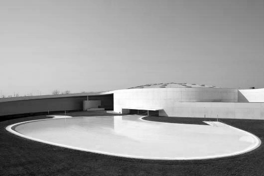 Referente: Centro deportivo Llobregat / Álvaro Siza Vieira, Courtesy of Álvaro Siza