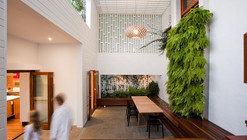 The Sunshine Beach House / Wilson Architects