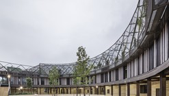 Conjunto Escolar Les Trois Mondes / Joly&Loiret