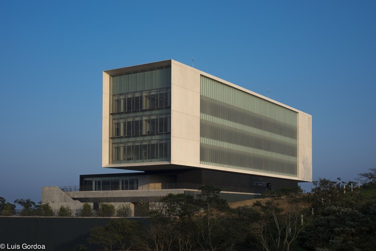 Salas Regionales del Golfo / VOX STUDIO - Office Buildings, Facade