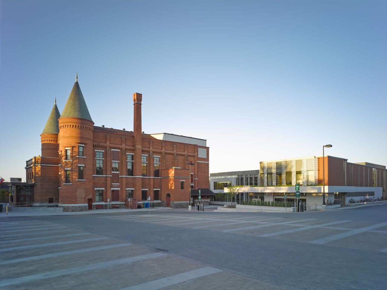 Gallery of Orillia Public Library / Perkins+Will - 18