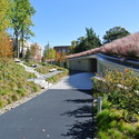 Centro de visitantes en el Jardín Botánico de Brooklyn / WEISS/MANFREDI Architecture/ Landscape/ Urbanism - Parque