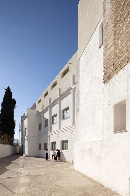 Colegio Santa María del Llano / Elisa Valero Ramos - Ventanas, Fachada