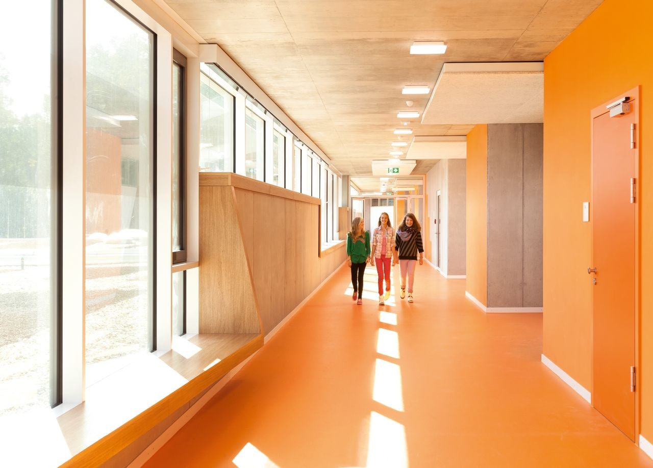 Gallery of The New Ergolding Secondary School / Behnisch Architekten ...