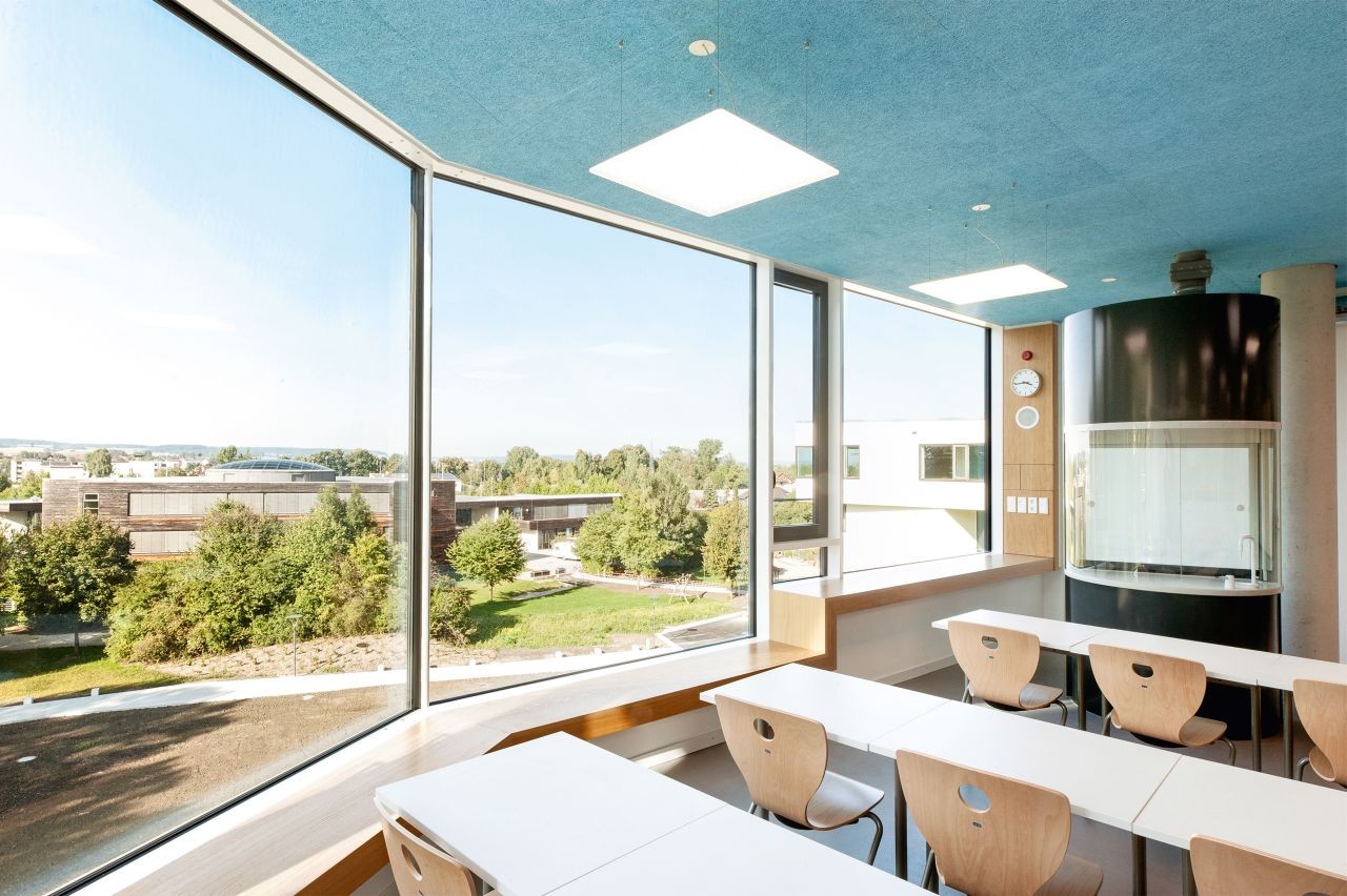 Gallery of The New Ergolding Secondary School / Behnisch Architekten ...