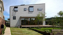 House in Oiso / Atelier HAKO Architects 
