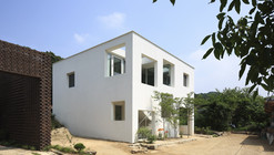 9X9 Experimental House / YounghanChung Architects