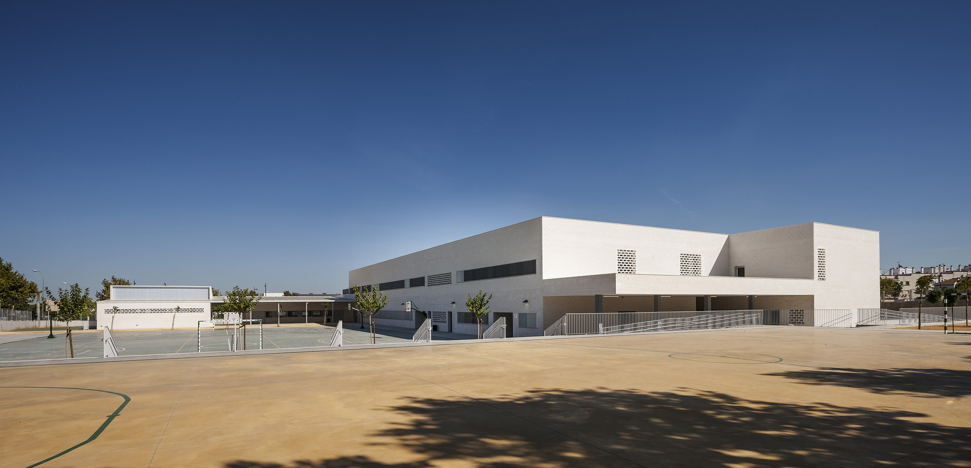 Gallery of New Public Nursery and Primary School in Seville / UNIA Arquitectos 8