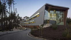 Coimbra Blood Bank / ARX Portugal Arquitectos