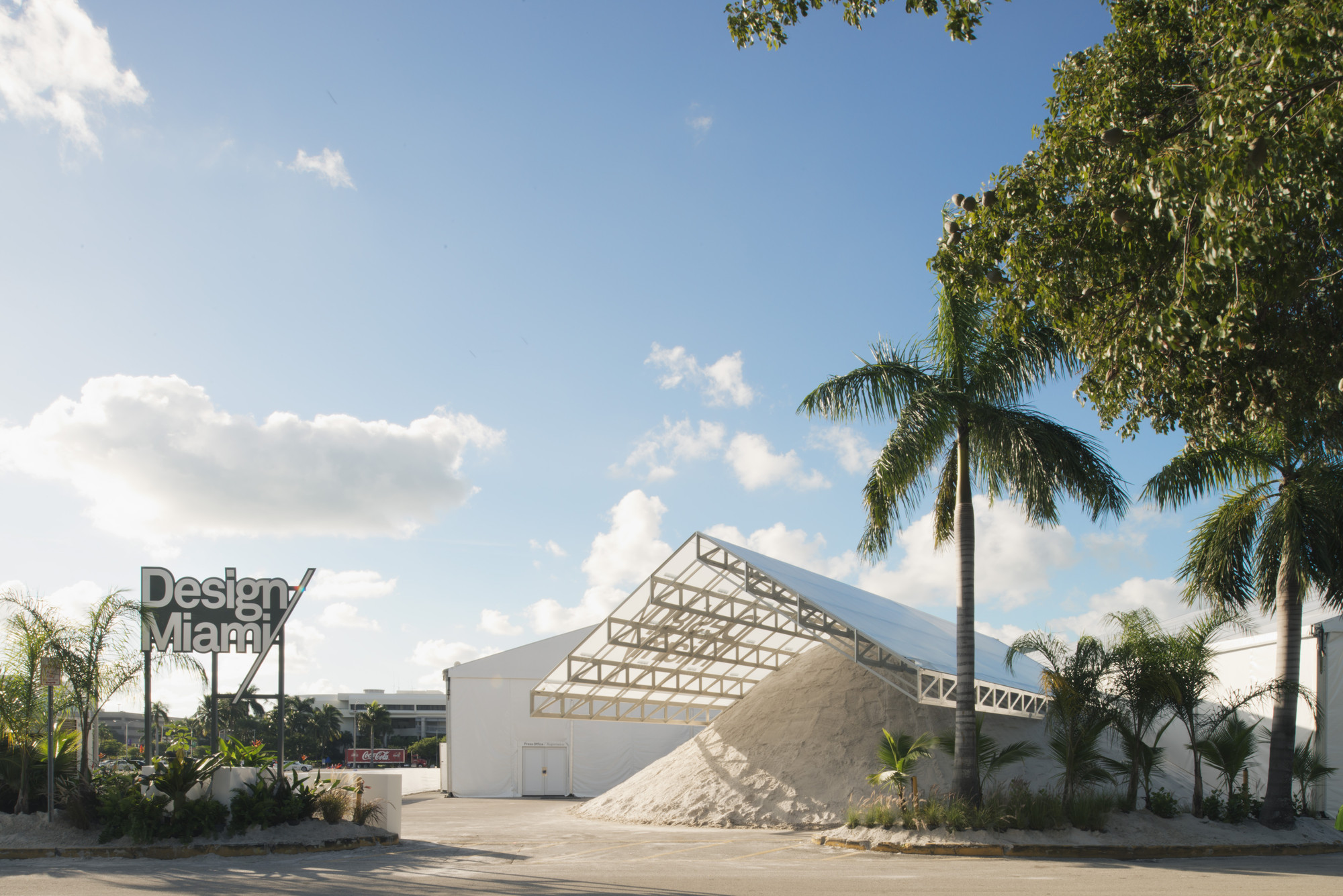 Gallery of Formlessfinder's "Tent Pile" a Hit at Design Miami/ 8