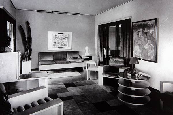 Galeria de Clássicos da Arquitetura: Casa Modernista da Rua Itápolis