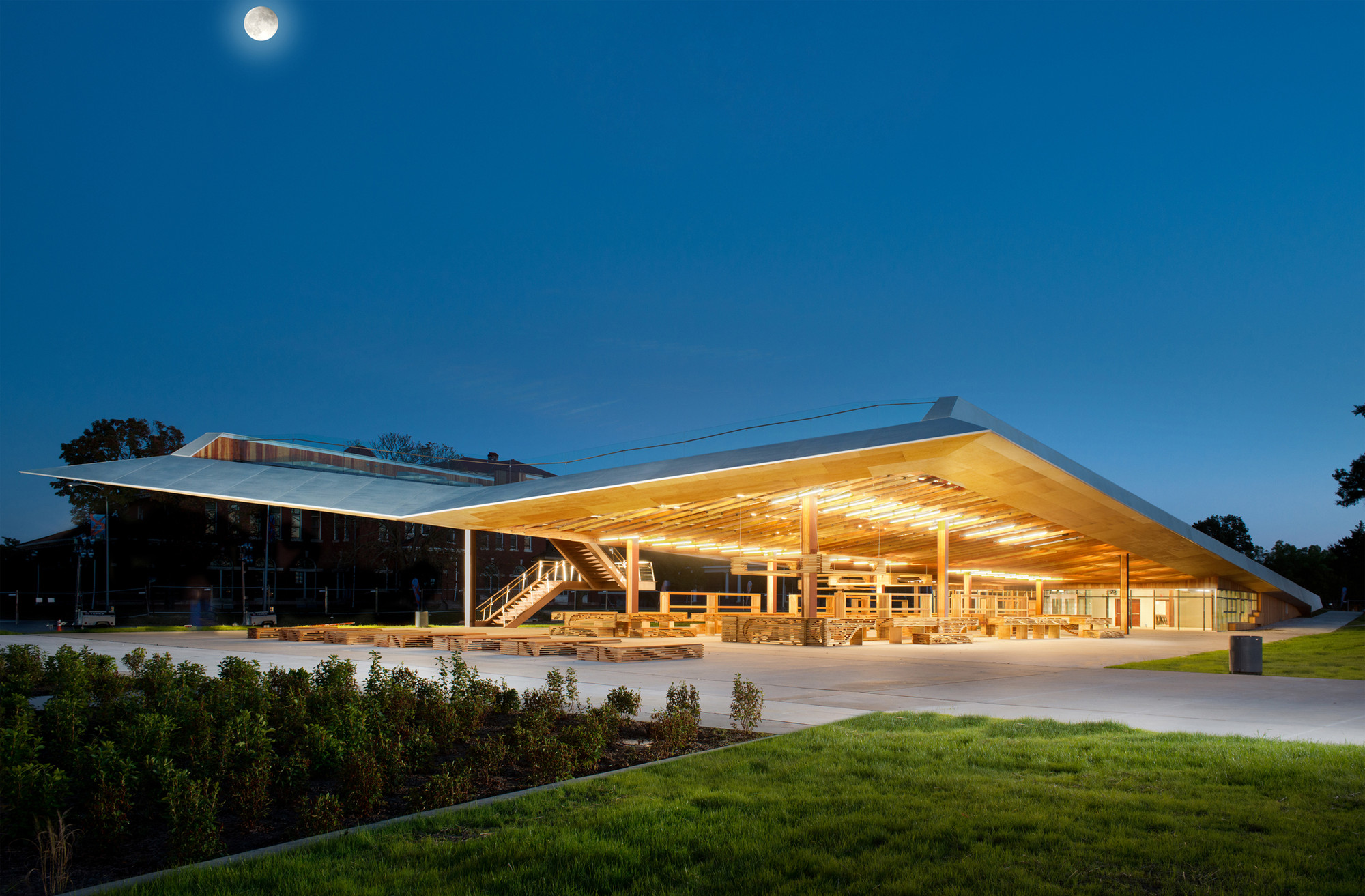 Galería de Pabellón St. Elizabeths East Gateway / Davis Brody Bond 8