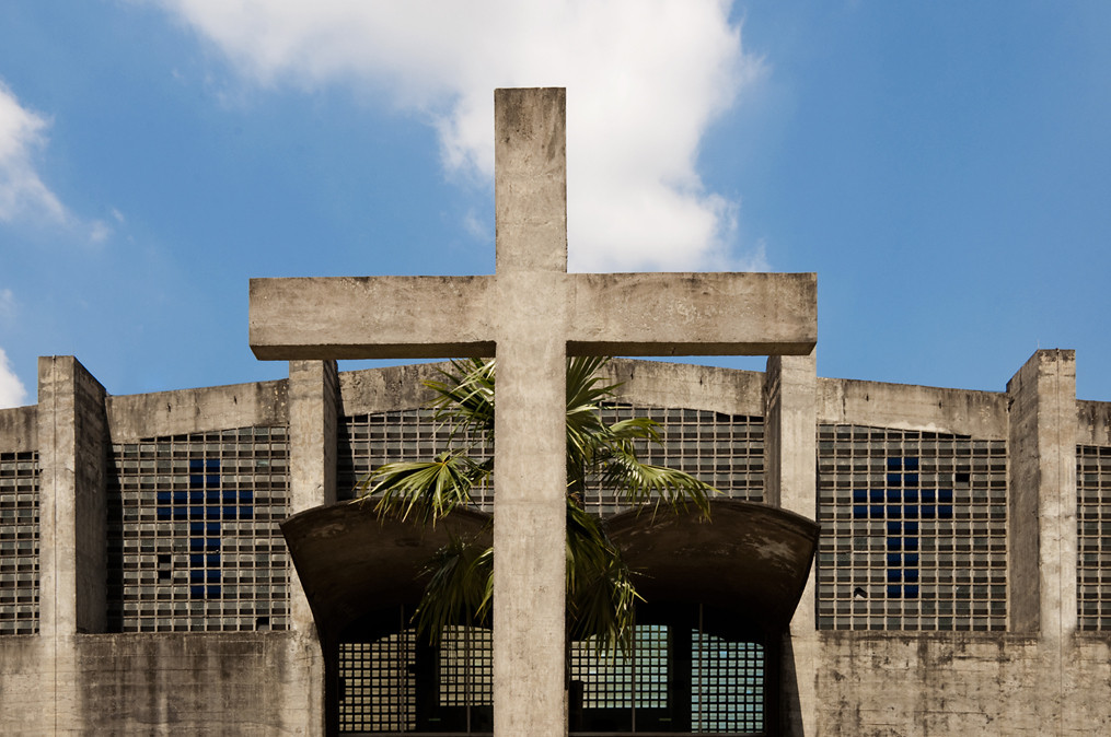 Clássicos da Arquitetura: Igreja da Vila Madalena / Joaquim Guedes - Fachada, Arco