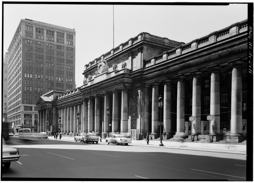 Facade from Northeast. Image © Cervin Robinson - Historic American Buildings Survey