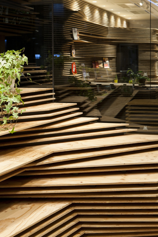 Shun Shoku Lounge by Guranavi / Kengo Kuma & Associates - Stairs, Handrail