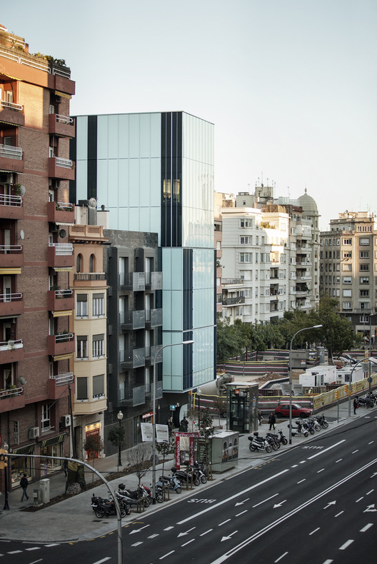 Colegio de Economistas de Cataluña / Roldán + Berengué - Windows, Cityscape