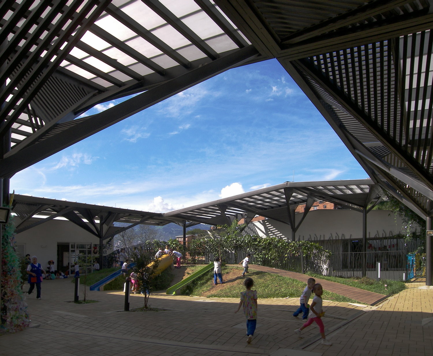 Gallery of El Pinal Nursery / Felipe Bernal Henao + Javier Castañeda