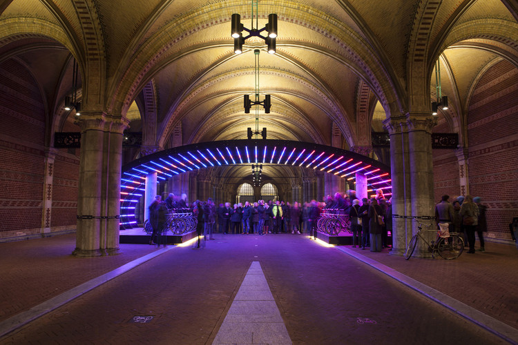 Lightbattle: uma batalha de luzes por VENIVIDIMULTIPLEX, Cortesia de VENIVIDIMULTIPLEX