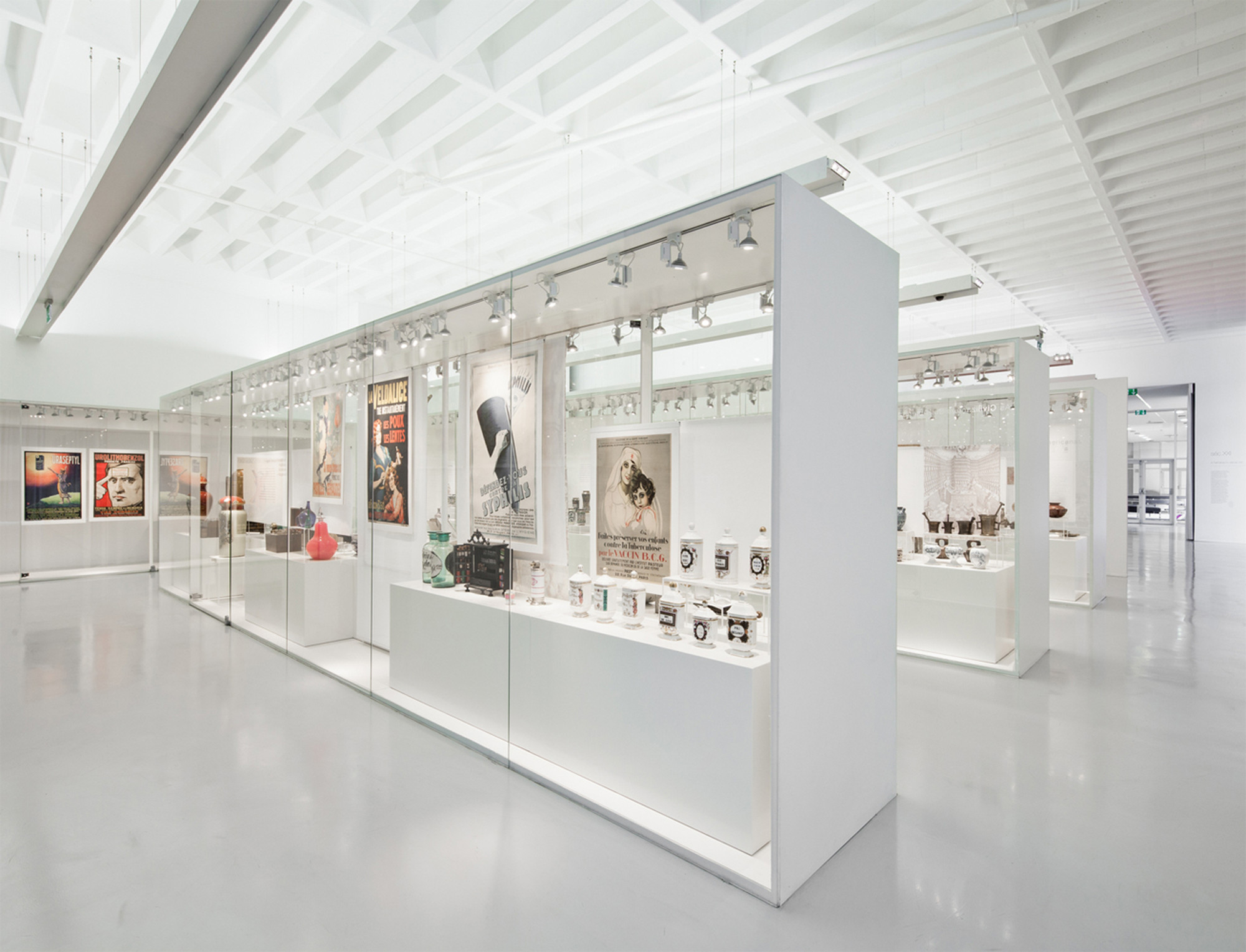 Gallery of Pharmacy Museum / Site Specific Arquitectura 23