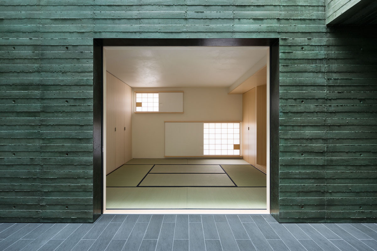 © Takumi Ota