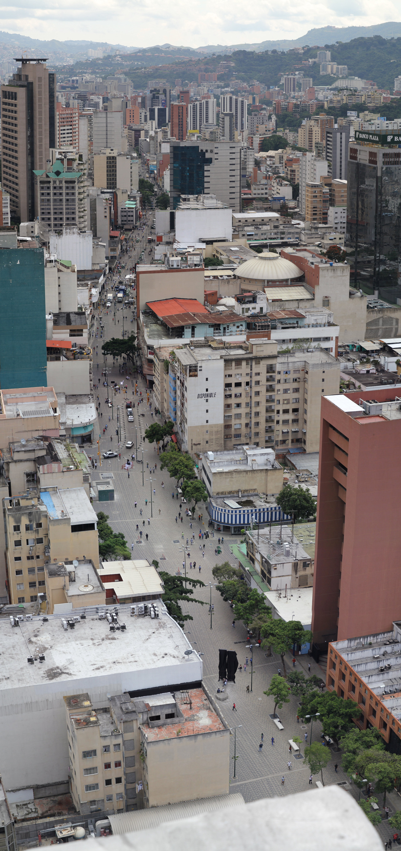 Galería de En Detalle Pavimento y Drenaje del Bulevar Sabana Grande en