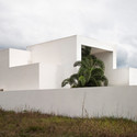 Residencia Playa Vida / Casis Architects - Imagen 3 de 20