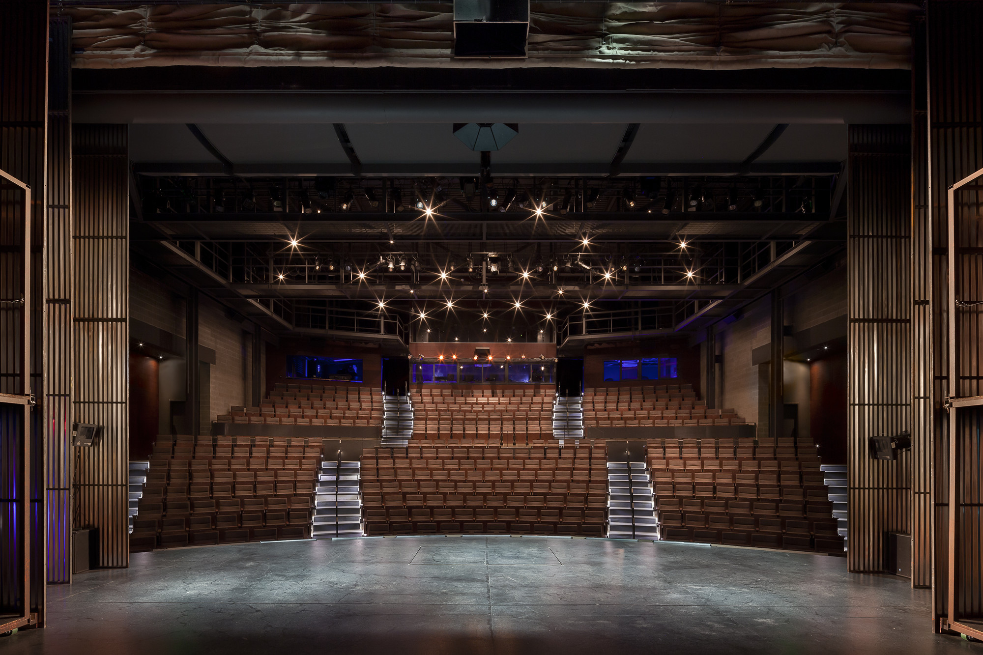 Gallery of Topfer Theatre at ZACH / Andersson Wise Architects - 17