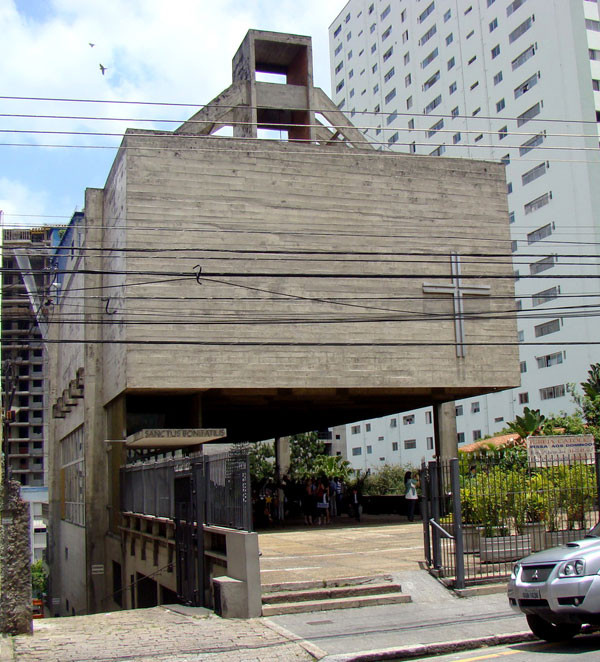 Clássicos da Arquitetura: Igreja São Bonifácio / Hans Broos - Fachada