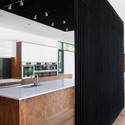 Baulinder Haus / Hufft Projects - Countertop, Windows, Sink