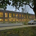 Centro Comunitário La Queue du Lézard / Rue Royale Architectes - Imagem 3 de 12