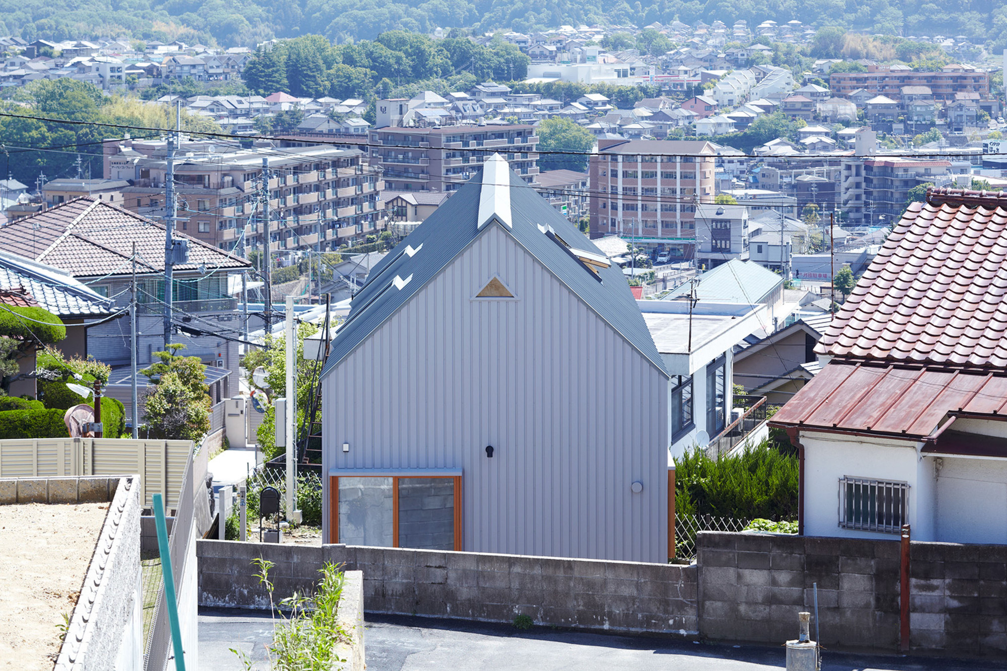 © Hiroki Kawata
