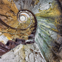 Fotografía de Arquitectura: Escaleras abandonadas por Christian Richter - Image 1 of 4