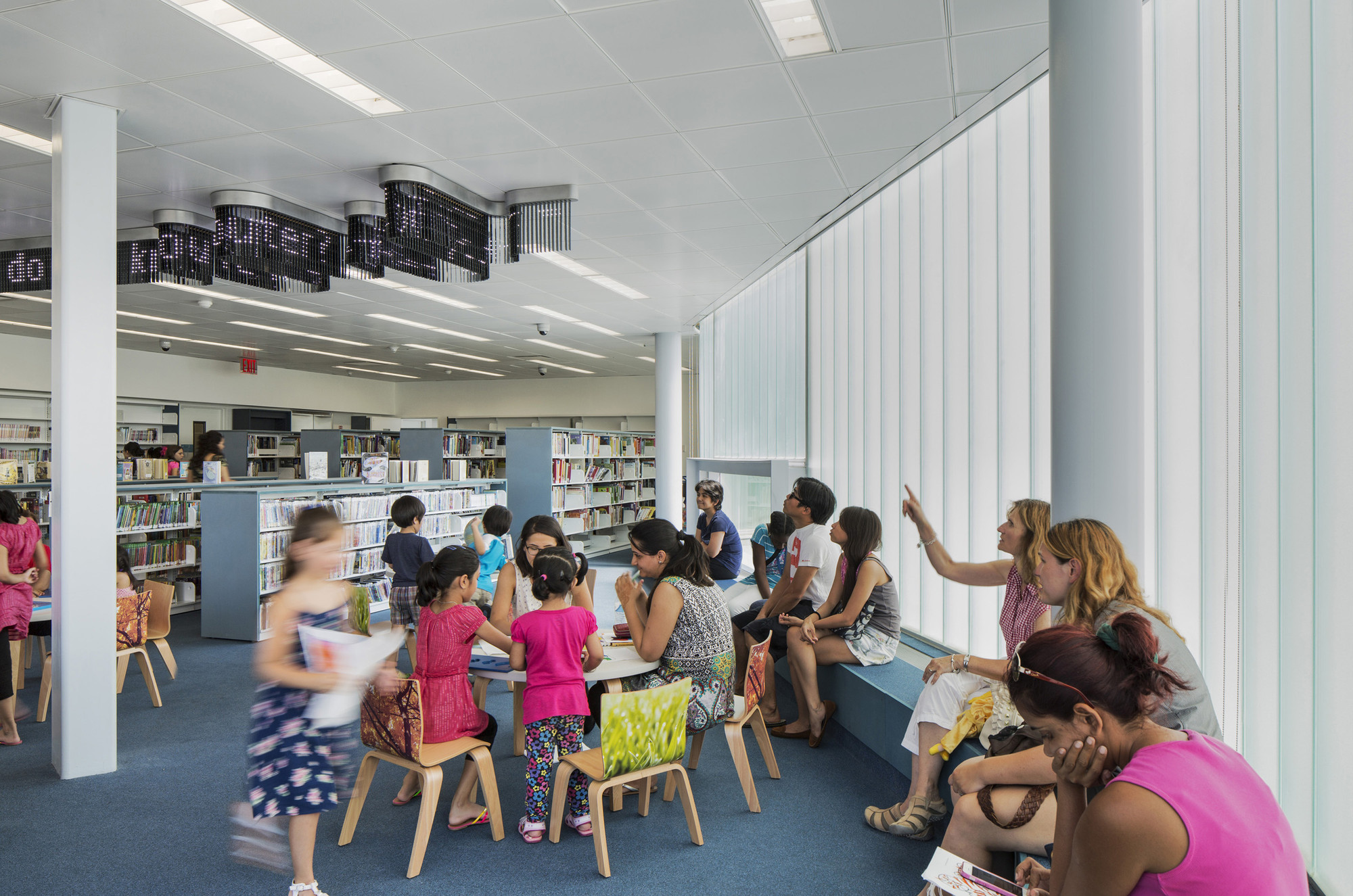 Gallery of Glen Oaks Branch Library / Marble Fairbanks 17