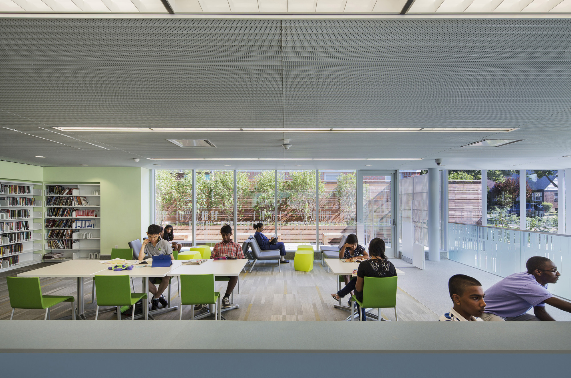 Gallery of Glen Oaks Branch Library / Marble Fairbanks 18