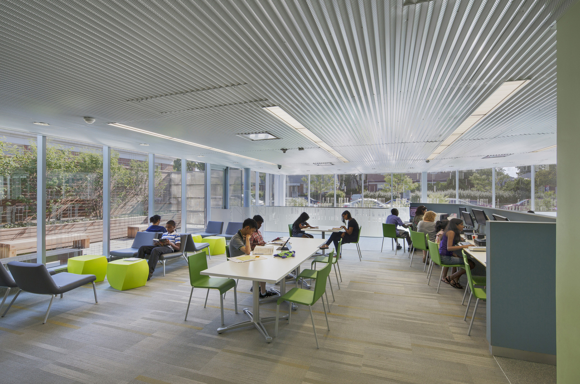 Gallery of Glen Oaks Branch Library / Marble Fairbanks 24