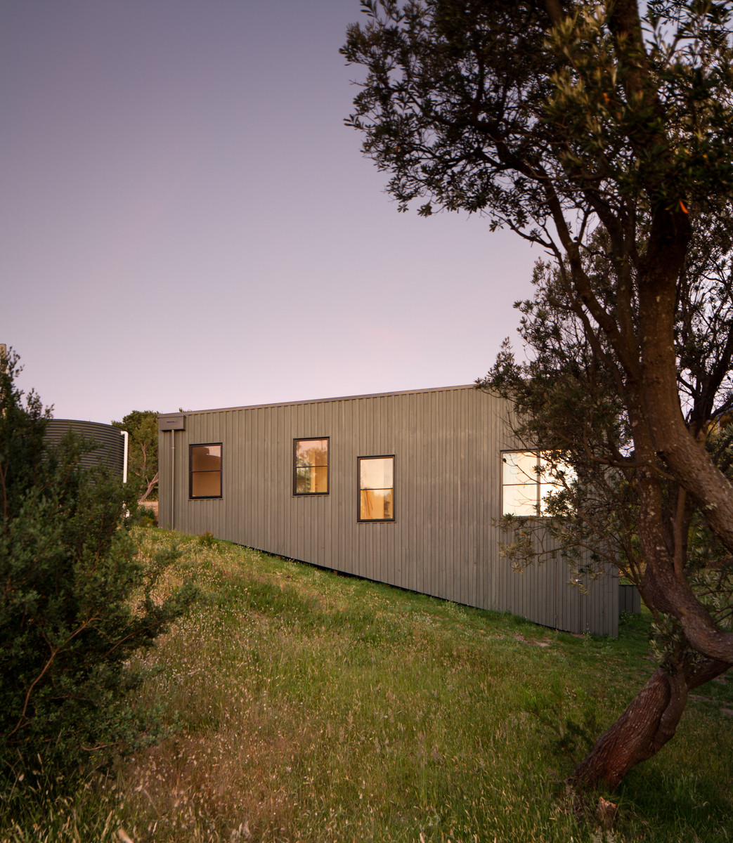 Gallery of Venus Bay Beach House / MRTN Architects 21